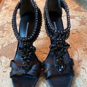 Vera Wang Lavender satin heels w/adornments